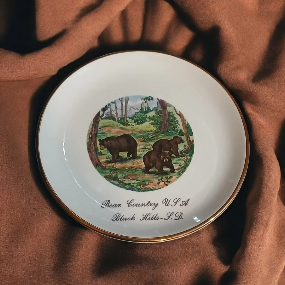 Bear Country USA Decorative Plate